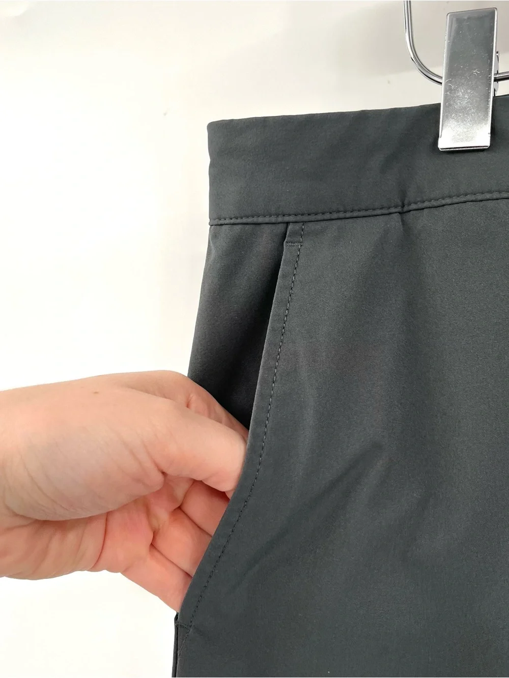 J.CREW Slim-Fit Tech Chino Pant Grey 32x32 Men Gray AA712 Athletic Material Slim